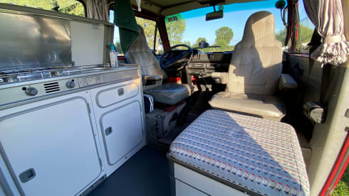 Club Joker – Retro Volkswagen T3 uit de 80's (4 slaapplaatsen)