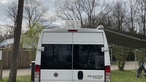 Flow  – On an adventure with this cool DIY Fiat Ducato MultiJet 150 185 HP