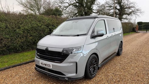 C1 – Volkswagen-Campingbus mit 4 Schlafplätzen ab 2025