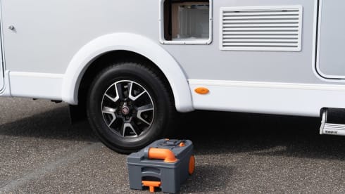 half integraal camper – 4p Sunlight semi-integrated from 2018