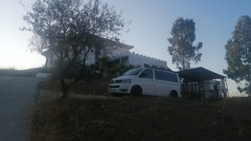 Cee Cee – 2 berth Volkswagen campervan from 2016