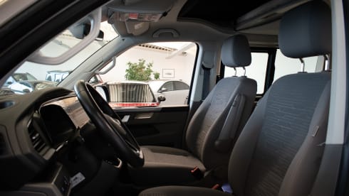 Bulli – 4p Volkswagen T6 California Ocean campervan from 2020