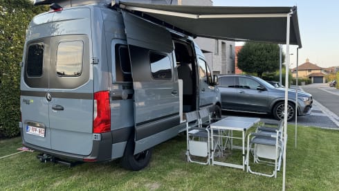 4p Hymer bus from 2024