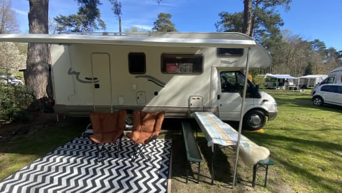 Familie / gezins camper  – Family camper with 7 sleeping places 