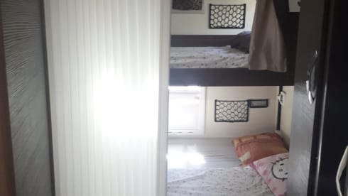 Arthur – Motorhome/tiny home to rent
