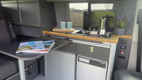 Luxury 5 person Volkswagen Camper