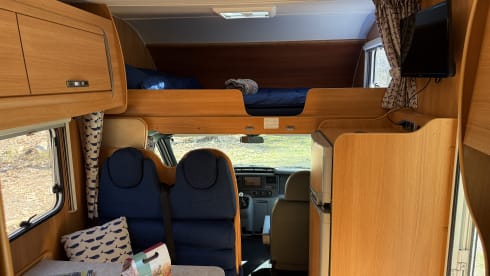 6p Chausson Flash 07 (air conditioning, TV, Apple CarPlay)