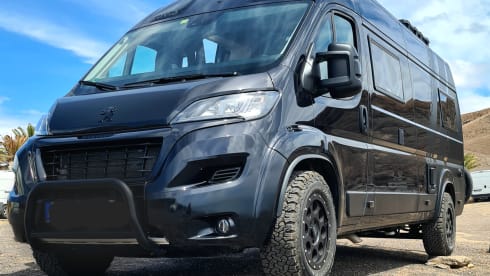 Bigfoot – Campervan, Bravia 636 Swan