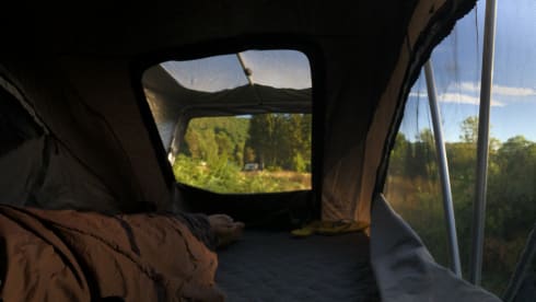 Easy rider  – VW Caravelle 4 pers. Camper van (2 x roof tent)