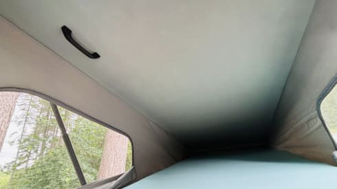 JAXX ~ THE LWB, BIGGER, BETTER CAMPERVAN – VW T5 Langversion ~ Retro-Interieur ~ 4 Schlafplätze ~ Heizung ~ Top-Ausstattung 