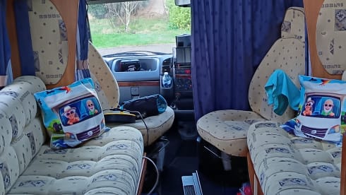 Dakota – 4 berth Autotrail alcove from 2004