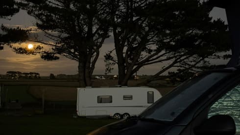 Seymour  – Luxury 2021 VW high spec campervan with flexible collection/drop-off