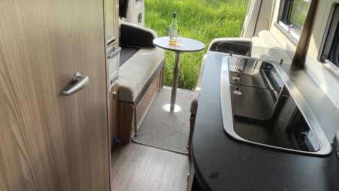 The Catbus  – 4 Berth Swift Select 184 (2017)