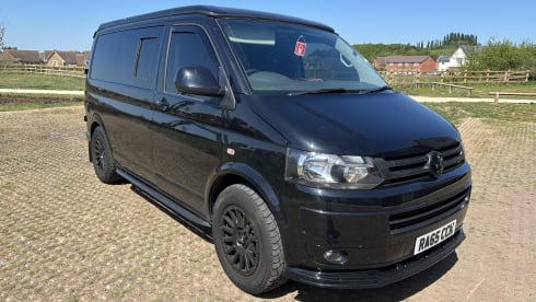 Camper – 4 berth Volkswagen transporter camper van with poptop 