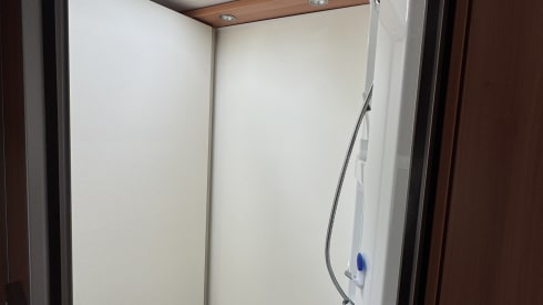 Camper Champagne – Hymer T 654 CL Exclusive Line