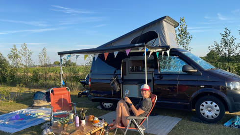 Barry – Volkswagen 2.0 TDI T5 Camper avec un confort exceptionnel - avec une réduction pour les réservations longue durée ! 