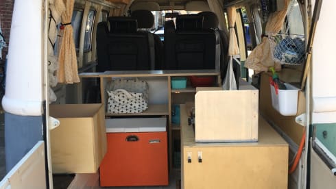 Madame Estafette – Enjoy the slow life with our old-timer Madame Estafette