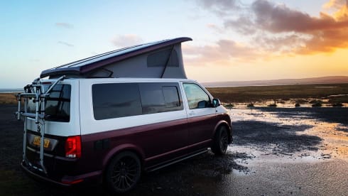 Violet – 4 berth Volkswagen Campervan 2020 - Brand new conversion