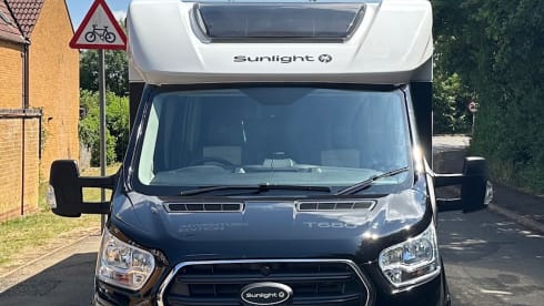 Sunlight T680 Adventure Edition - 4 berth semi-integrated Motorhome (2025)