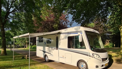 Birdy – Great camper with 4 fixed beds for family or events - XL garage