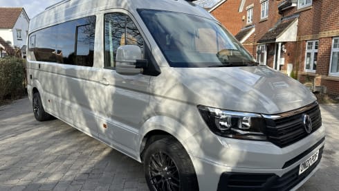 Doogle – 5 berth Vw Crafter campervan lwb