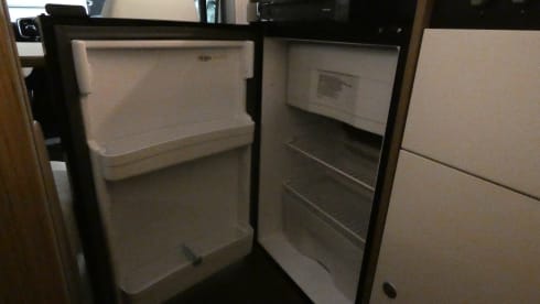 Pura Vida – Available for rent in Spain from October 1st: 2-person semi-integrated camper 