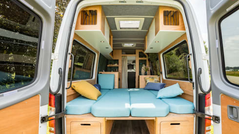 Bus de la Ville – 2p Mercedes campervan 