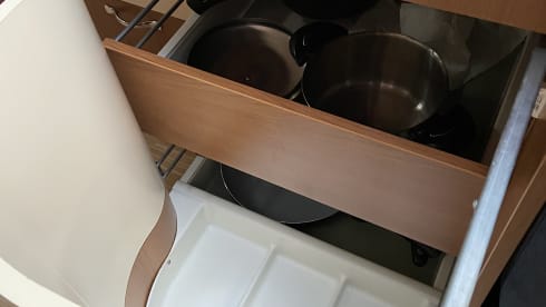 Very spacious LMC Camper with fully automatic hydraulics level system