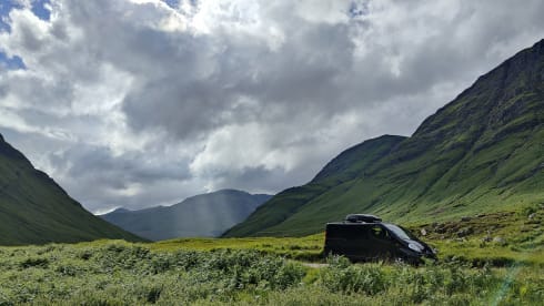 VangelaCampervan – 2 berth Renault Trafic auto campervan close to Edinburgh Airport 