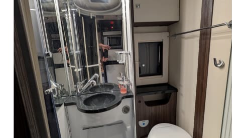 Ben – Luxury 4 berth Benimar Mileo 313 Compact Motorhome