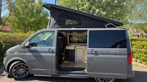Roma – Luxury Automatic VW Campervan 4 Berth (can deliver to Inverness)