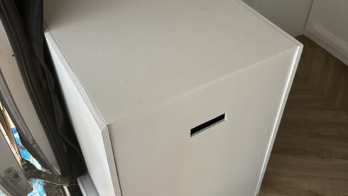 Bob – Peugeot bus camper (extra long comfortable bed)
