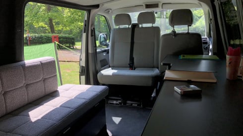 Joshua – 2 berth Volkswagen bus from 2006