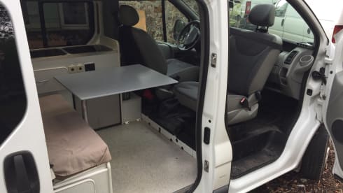 Fully equipped van for 2