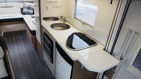 Alan – 6 berth Roller Team alcove from 2020