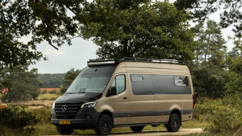 De Suite – 3p Mercedes-Benz campervan from 2024
