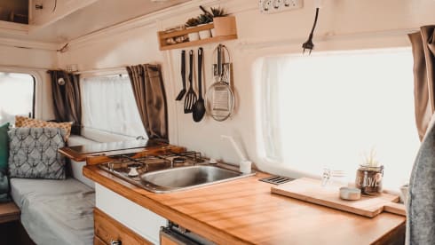 Bennie – Bennie The Van - Portugal