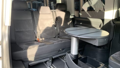 VW MULTIVAN 7 POSTI con LETTO e RISCALDAMENTO AUTONOMO 