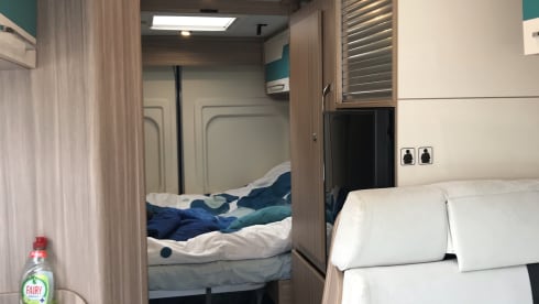 Scoobs – Scoobs, Happy adventures on the road... Carry 4, Sleeps 3
