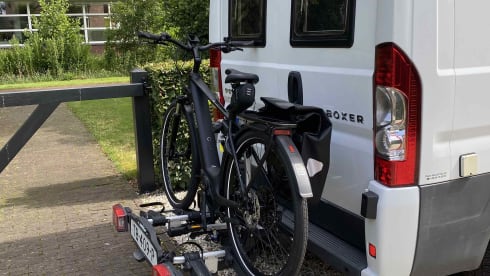 2-person Peugeot Boxer Bus Camper