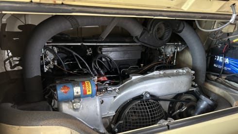 Sandy Beach Bus – 3p Volkswagen campervan from 1973