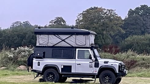 The Silver Bullit – Land Rover Defender (NL) 4x4 One-of-a-kind Custom made Offroad camper