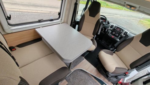 2-Personen-Knaus-Bus aus dem Jahr 2017