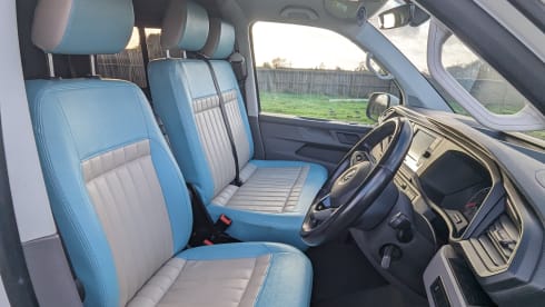 Loki – 4 berth Volkswagen campervan