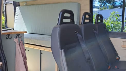 De Bus – Lovely family camper 4-6p