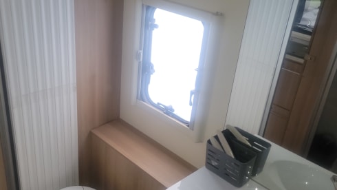 Topper – 5p Ford semi-integrated from 2018