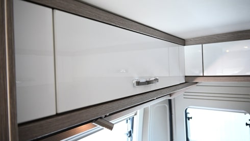 4p Pössl bus uit 2019