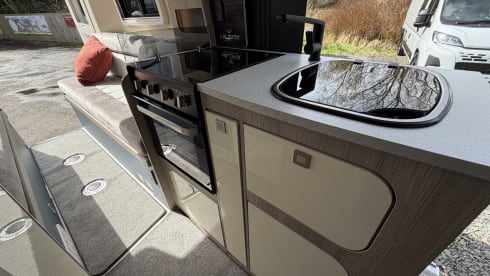 Meteor – 2-persoons campervan, andere modellen vanaf 2026