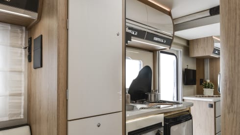 Angus – New 2025 6 Berth off-grid Motorhome