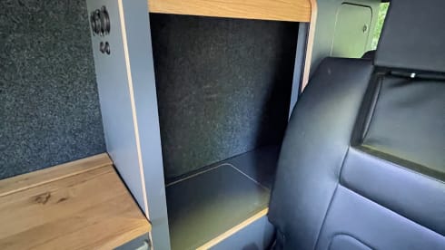 Betty – Off-road VW T6 with tinted windows